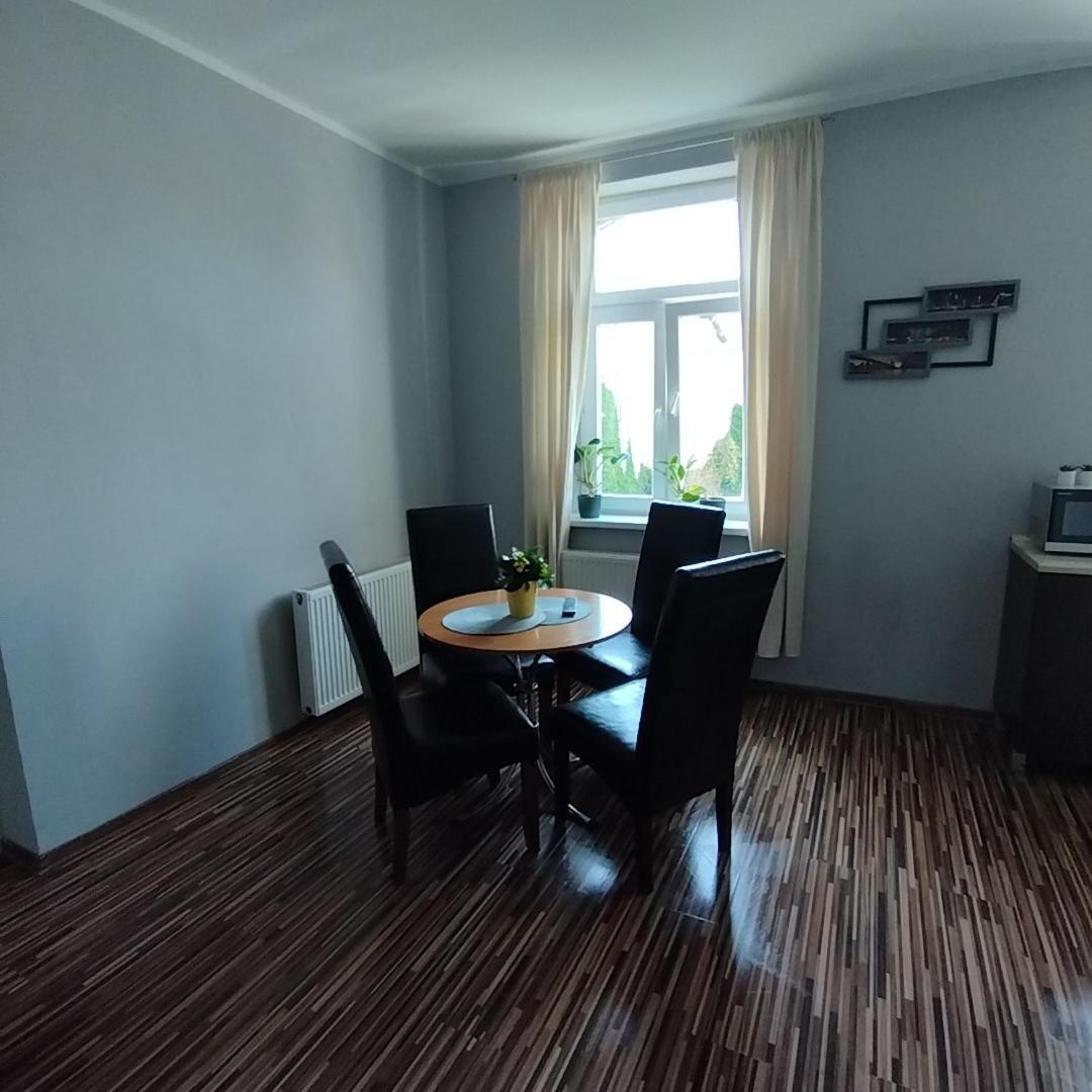 Apartament Rycerska วาลบ์จิก ภายนอก รูปภาพ